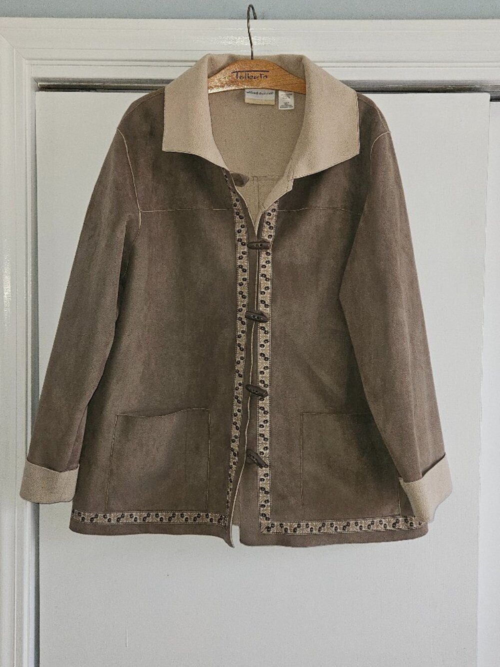 Alfred Dunner Beige Faux Suede Toggle Button Ribbon Trim 18W Jacket - Picture 3 of 9